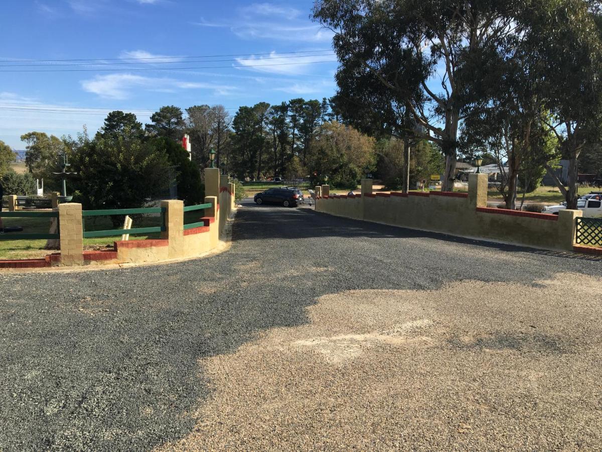 Alpine Country Motel Plus Free Coffee Cooma Exterior photo