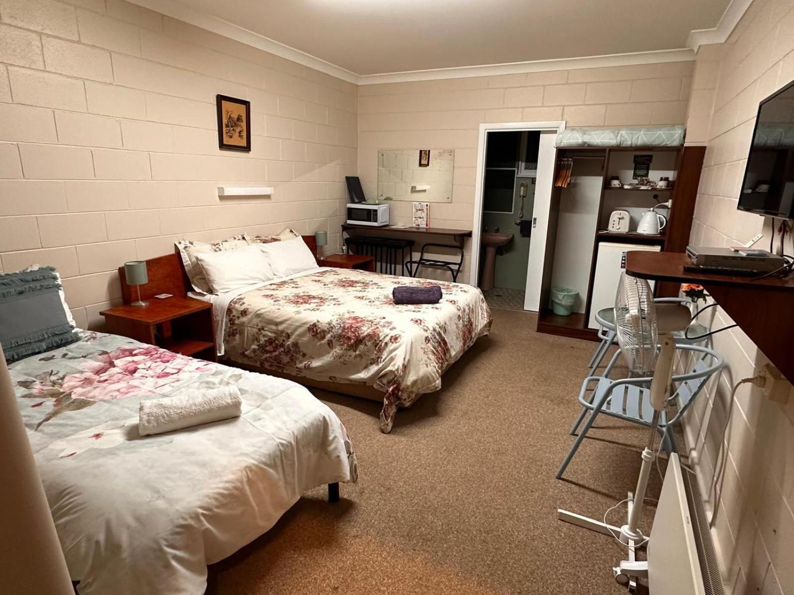 Alpine Country Motel Plus Free Coffee Cooma Exterior photo